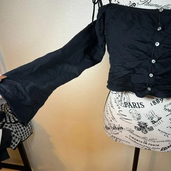 Zara Off the Shoulder Float Black Long Sleeve Cropped Blouse Size Medium - Picture 4 of 9